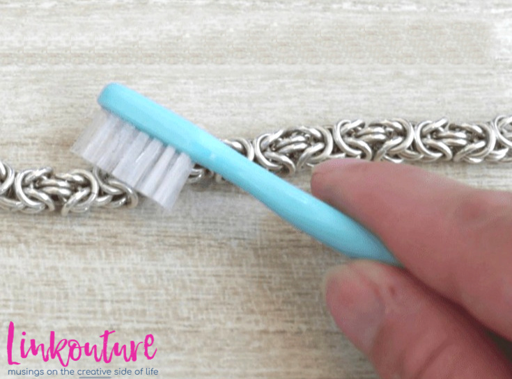 toothbrush cleaning silver jewelry