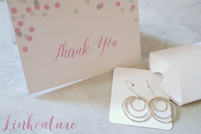 Create memorable jewelry packaging to reflect the beauty of what's inside.