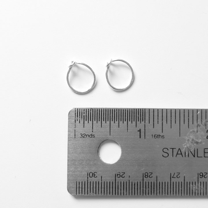 How to make your own small DIY hoop earrings Linkouture