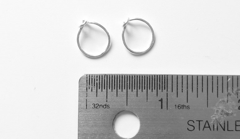 How to make your own small DIY hoop earrings