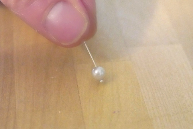 pearl on a headpin